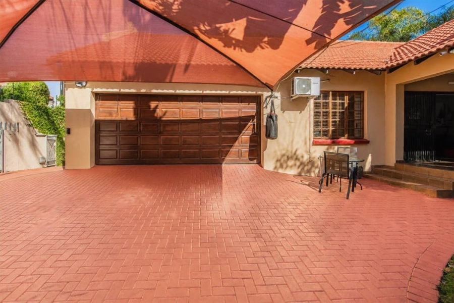 4 Bedroom Property for Sale in Safari Gardens North West